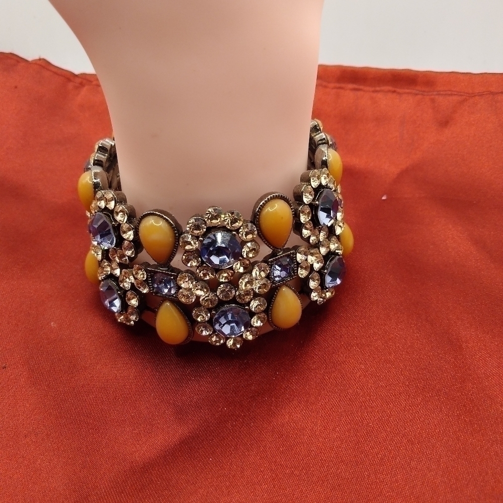 Beautiful Bracelet Purple Sapphire Color Absolutely Gorg! 📿 - Picture 4 of 4